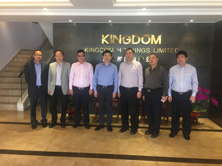 2 趙振元同志、任維明董事長(zhǎng)與其他嘉賓一起親切合影.jpg