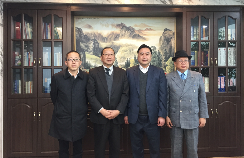 趙振元和陳宗欣教授、蛯子晴夫總經(jīng)理、愛(ài)德中創(chuàng)公司鄒克總經(jīng)理親切合影.png
